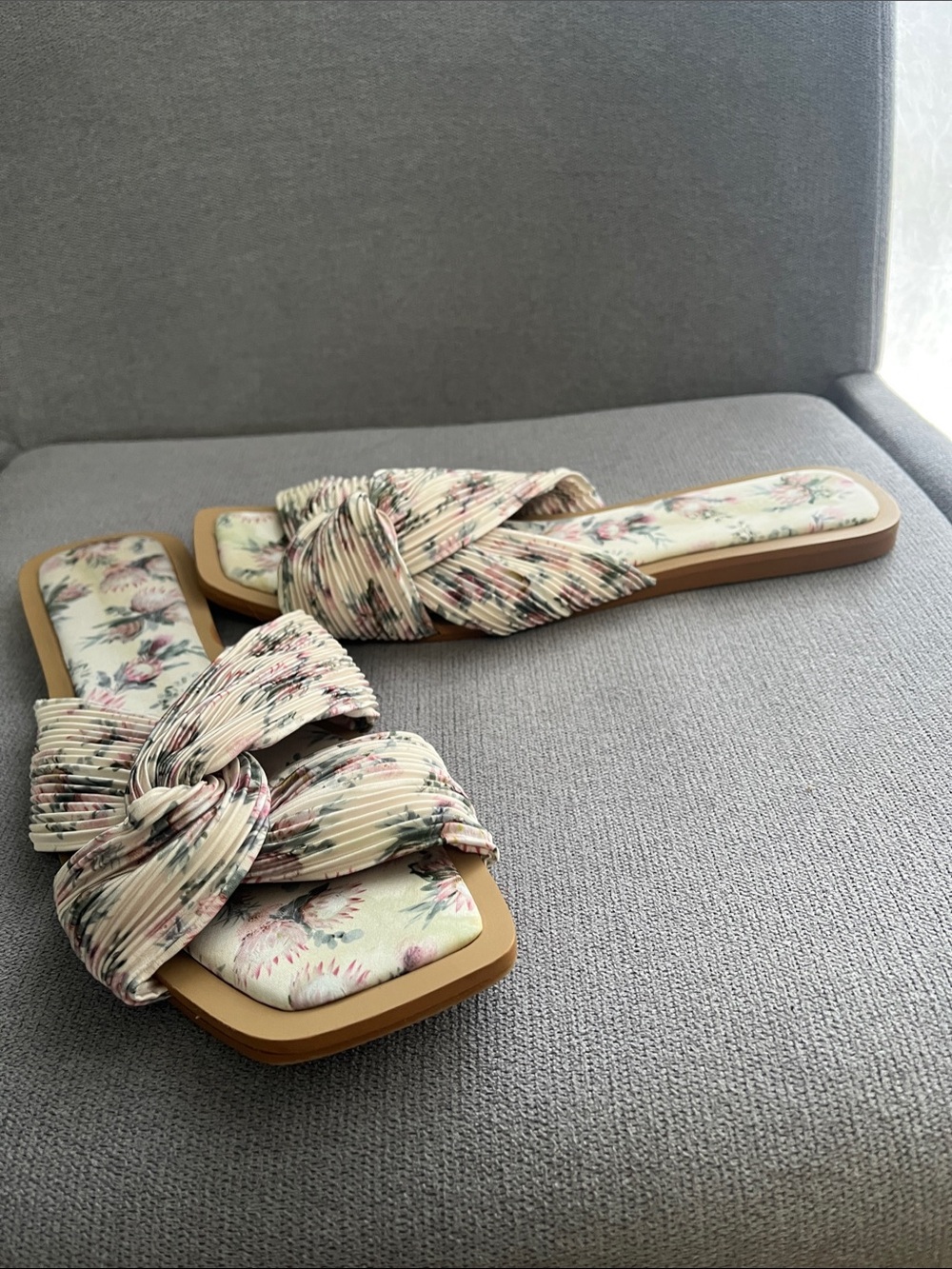 Express Cream Floral Knotted Pleated Slide Sandals